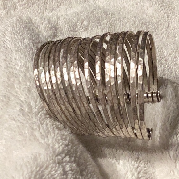 Bracelet - Picture 1 of 2